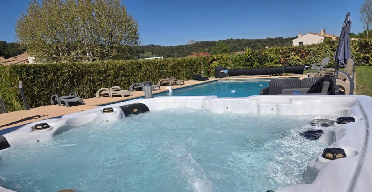 Appart. 4 Pers A 6 Kms De Cassis Avec Acces Piscine ロックフォール・ラ・ベドゥール エクステリア 写真