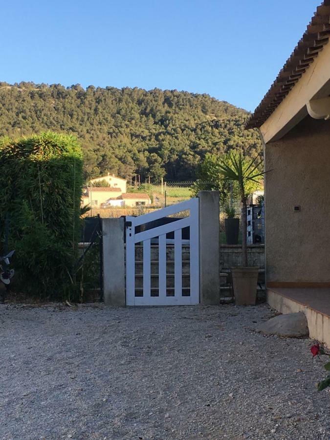Appart. 4 Pers A 6 Kms De Cassis Avec Acces Piscine ロックフォール・ラ・ベドゥール エクステリア 写真